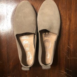 Sage green sorel slip ons. Worn once. Didn’t fit